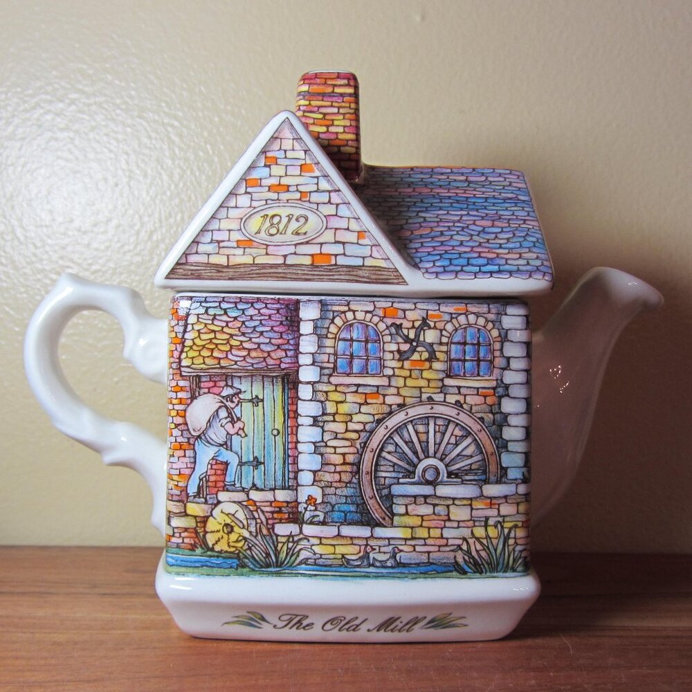 20 oz the old mill teapot by sadler (W4770)